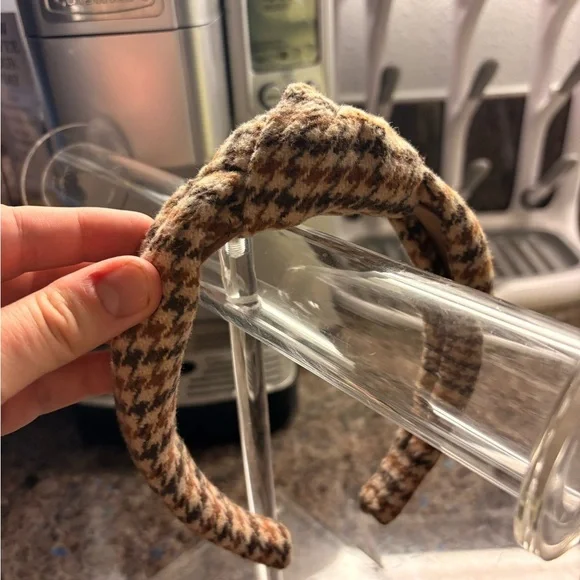 LIKE NEW J. Crew Stylish Brown Wool Houndstooth Knotted Headband - Picture 7 of 7